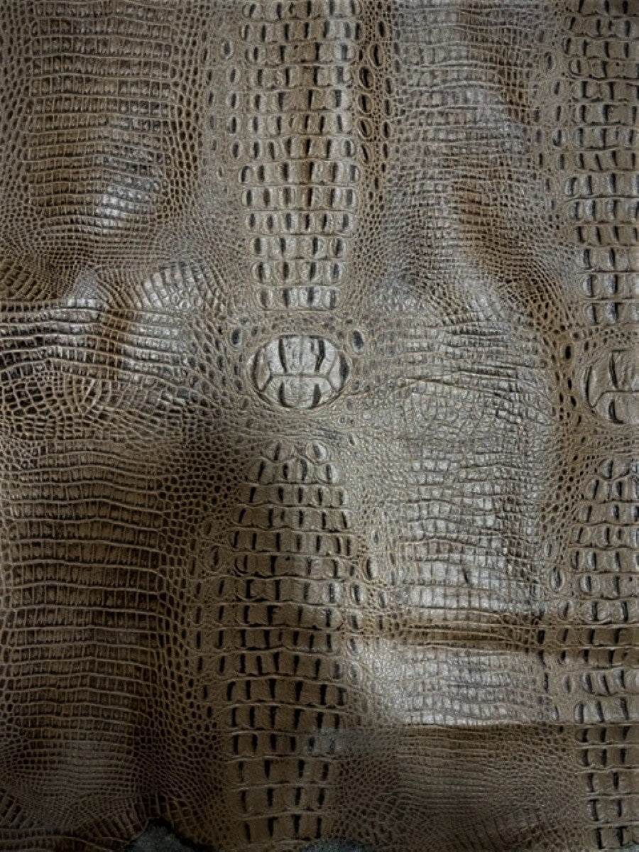 Croco Nutmeg