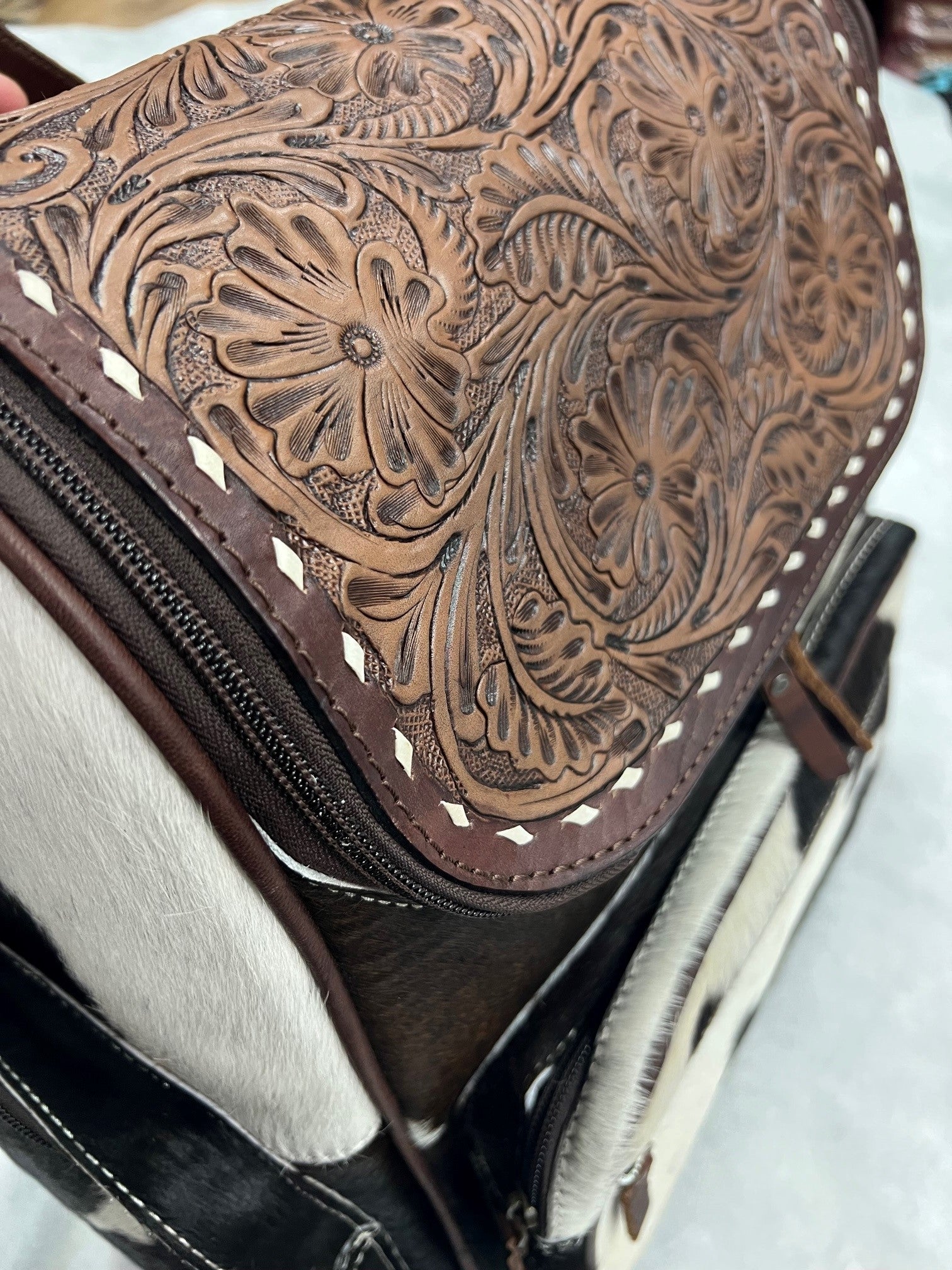 Angus Backpack Tooled Brown&White
